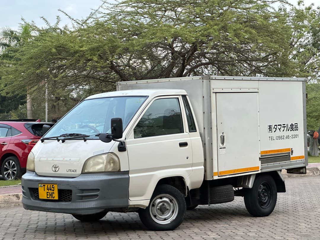 TOWNACE TRUCK